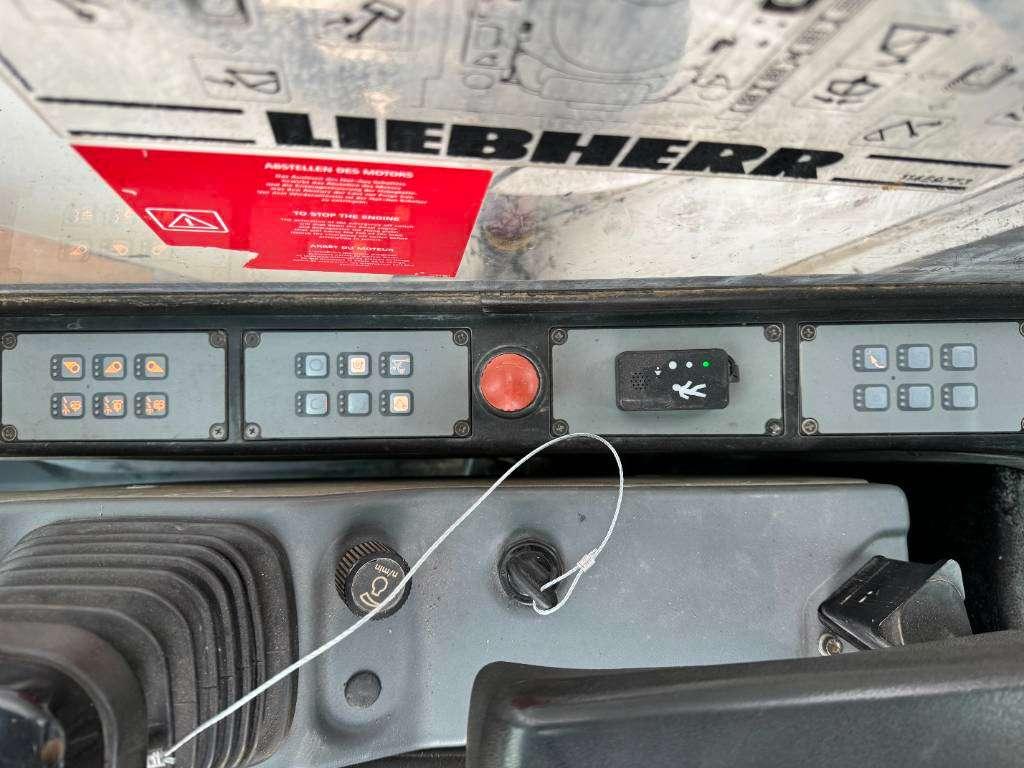 Liebherr R946LC - Hammer Lines / Quick Coupler Foto 11