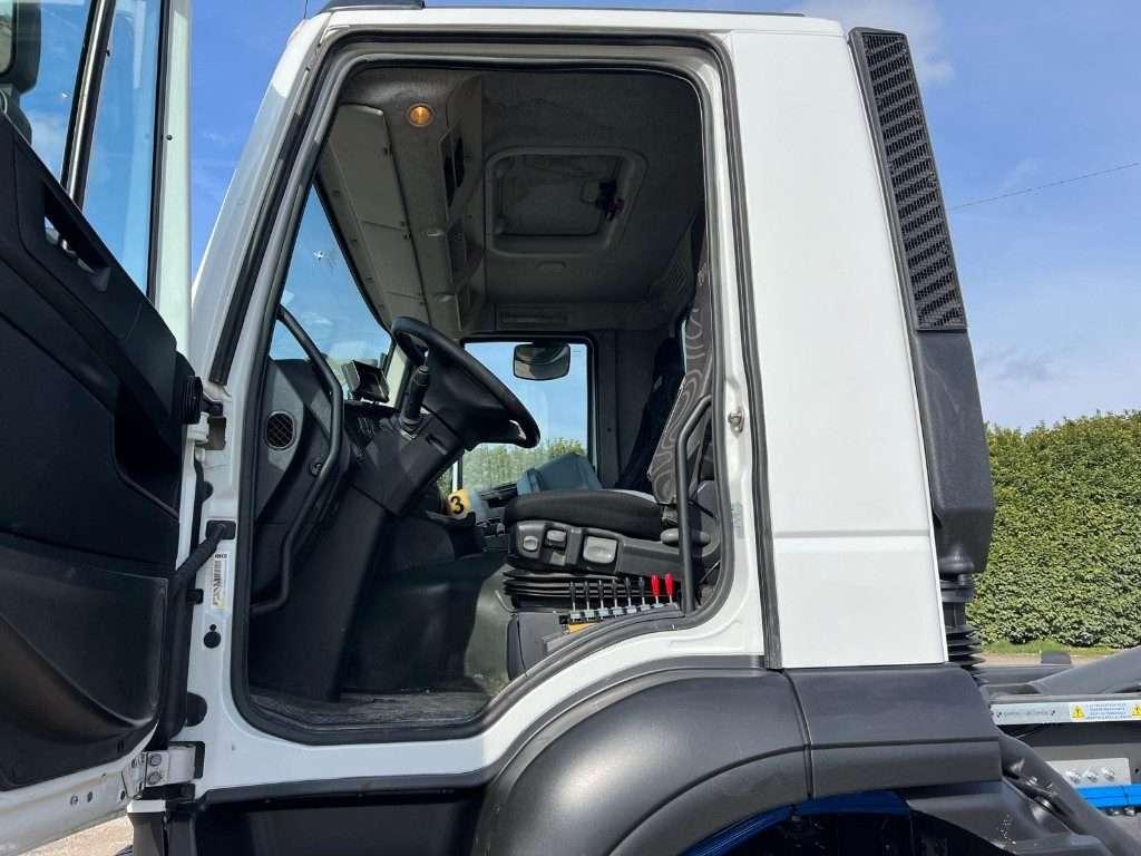 Iveco TRAKKER 360 SCARRABILE 6X4 Foto 14