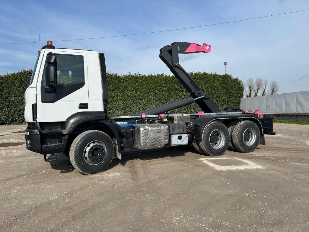 Iveco TRAKKER 360 SCARRABILE 6X4 Foto 2