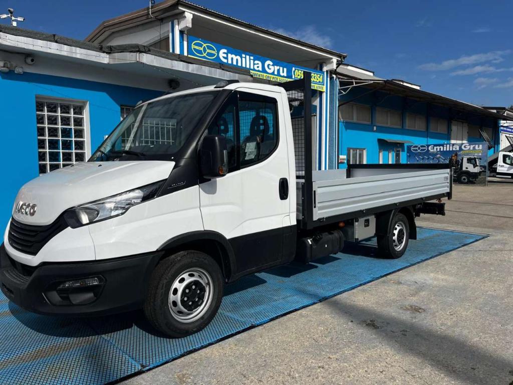 Iveco daily 35-140 con cassone fisso Foto 1