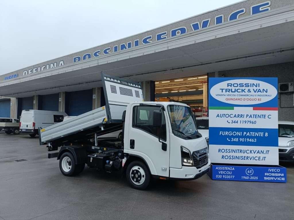 Isuzu M27 Foto 1
