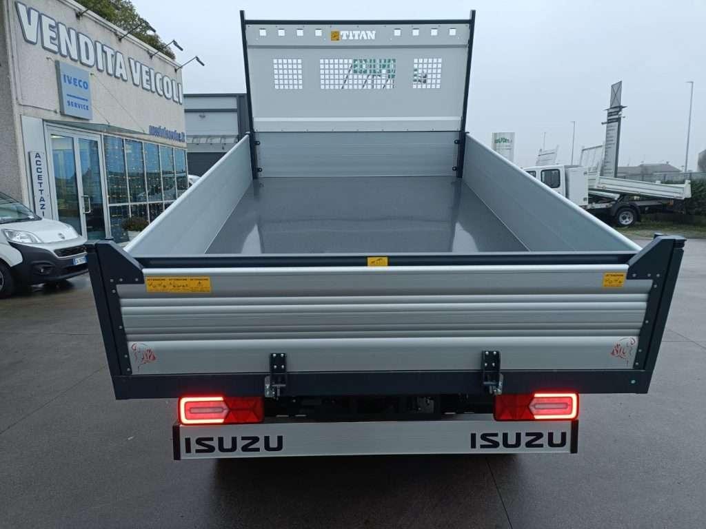 Isuzu M27 Foto 4