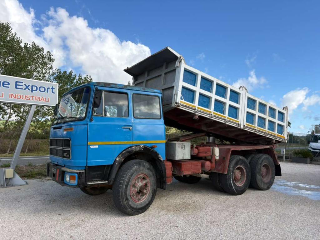Fiat 697 ribaltabile trilaterale 3 ASSI Foto 1