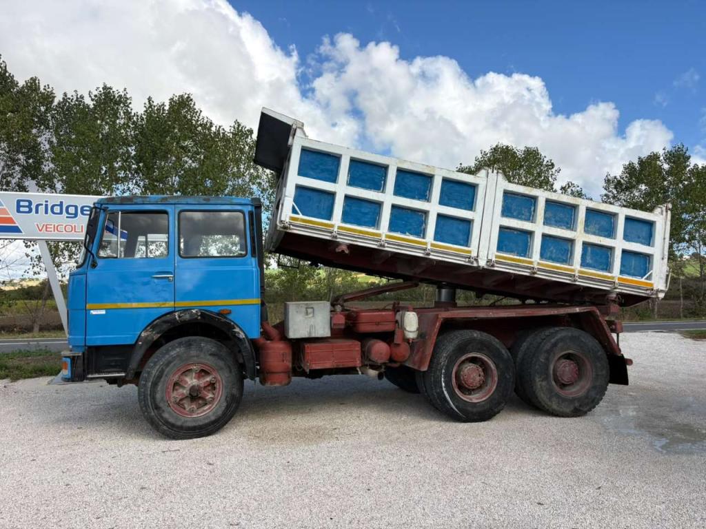 Fiat 697 ribaltabile trilaterale 3 ASSI Foto 3