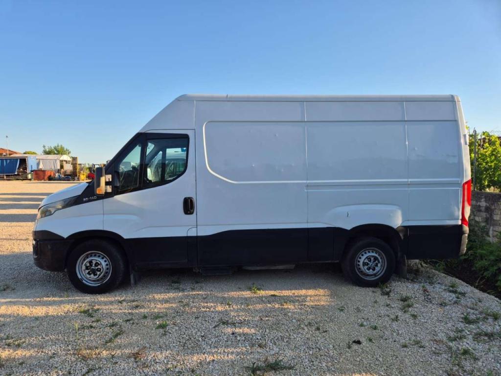 Iveco 35S13 Foto 4