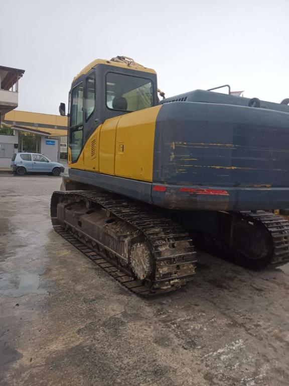 Komatsu PC230 Foto 3