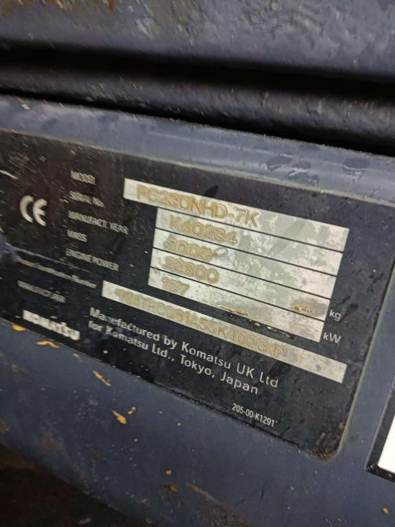 Komatsu PC230 Foto 9