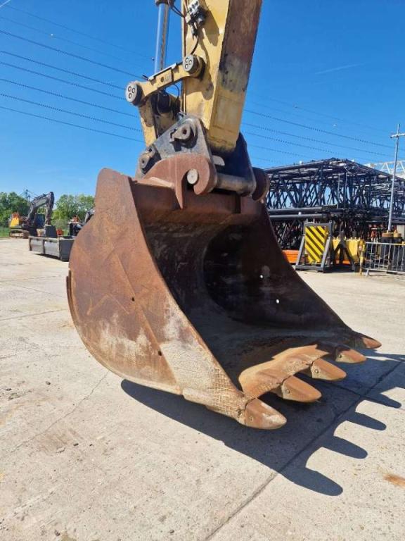 Caterpillar 374FL Foto 28