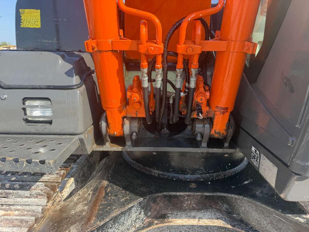 Hitachi ZAXIS 130LCN Foto 13