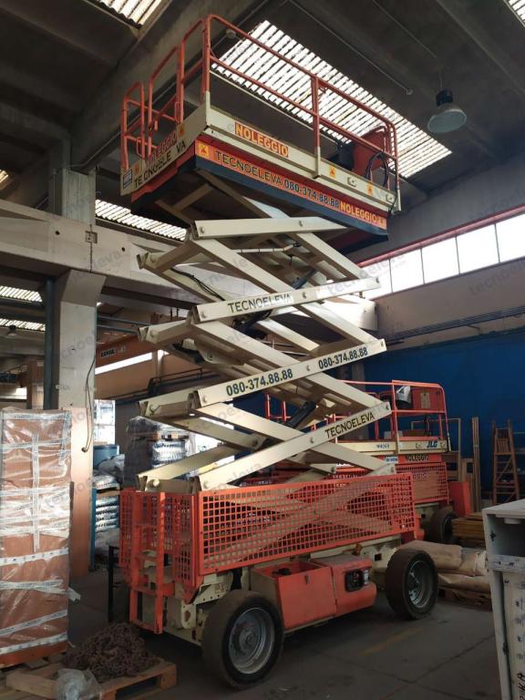 JLG 4069 LE - 14 Mt Foto 1