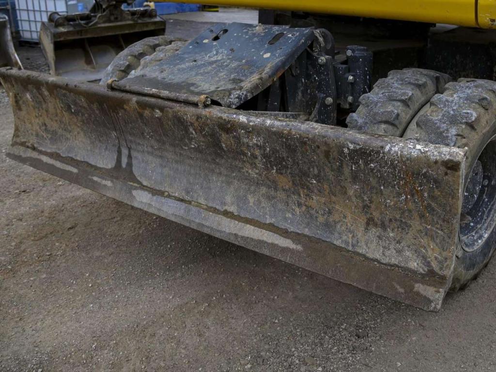 Komatsu PW148-10 Foto 10
