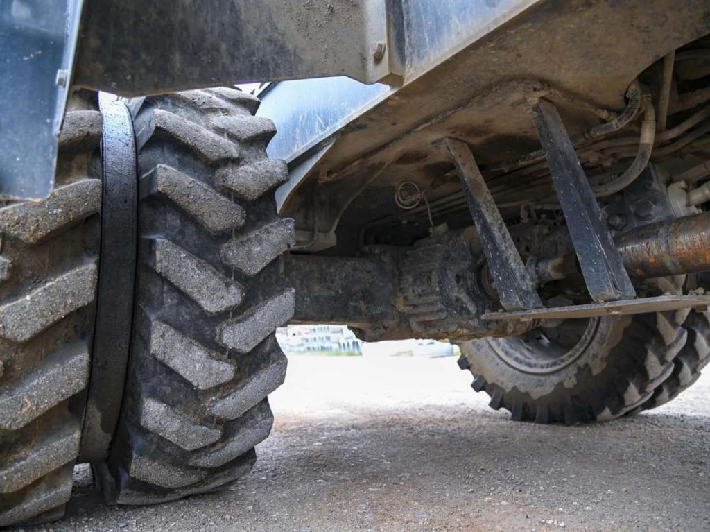 Komatsu PW148-10 Foto 11