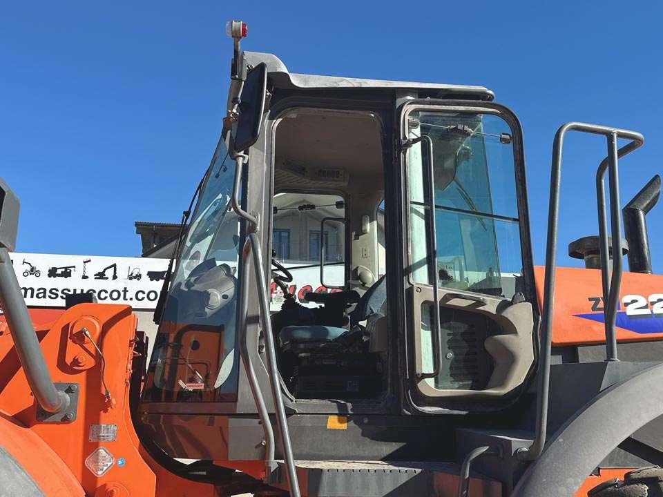 Hitachi ZW220 Foto 14