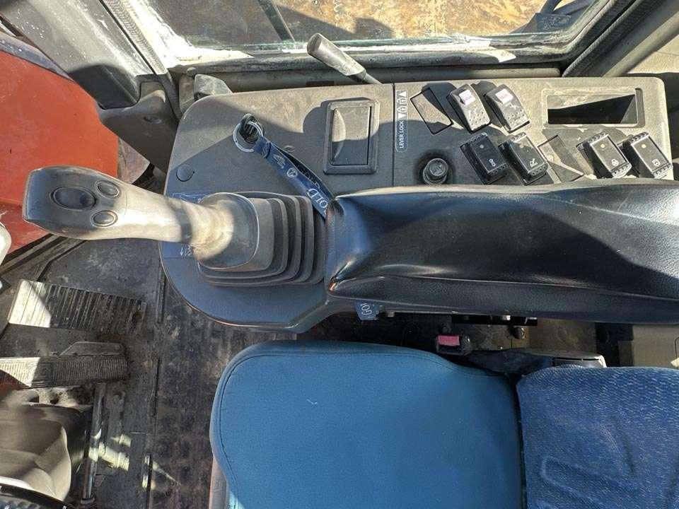 Hitachi ZW220 Foto 17