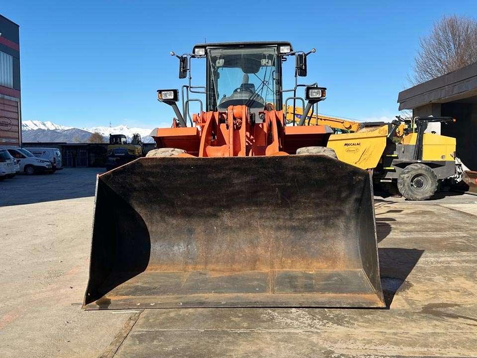 Hitachi ZW220 Foto 20