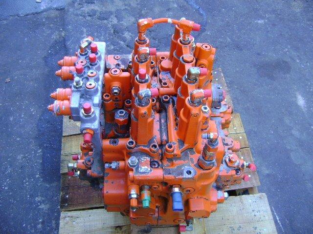 Distributore idraulico per Fiat Hitachi Foto 1