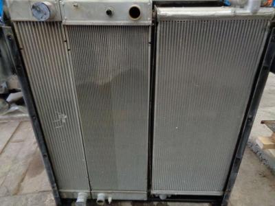 Radiatore intercooler per New Holland E 385 B in vendita da PRV Ricambi Srl