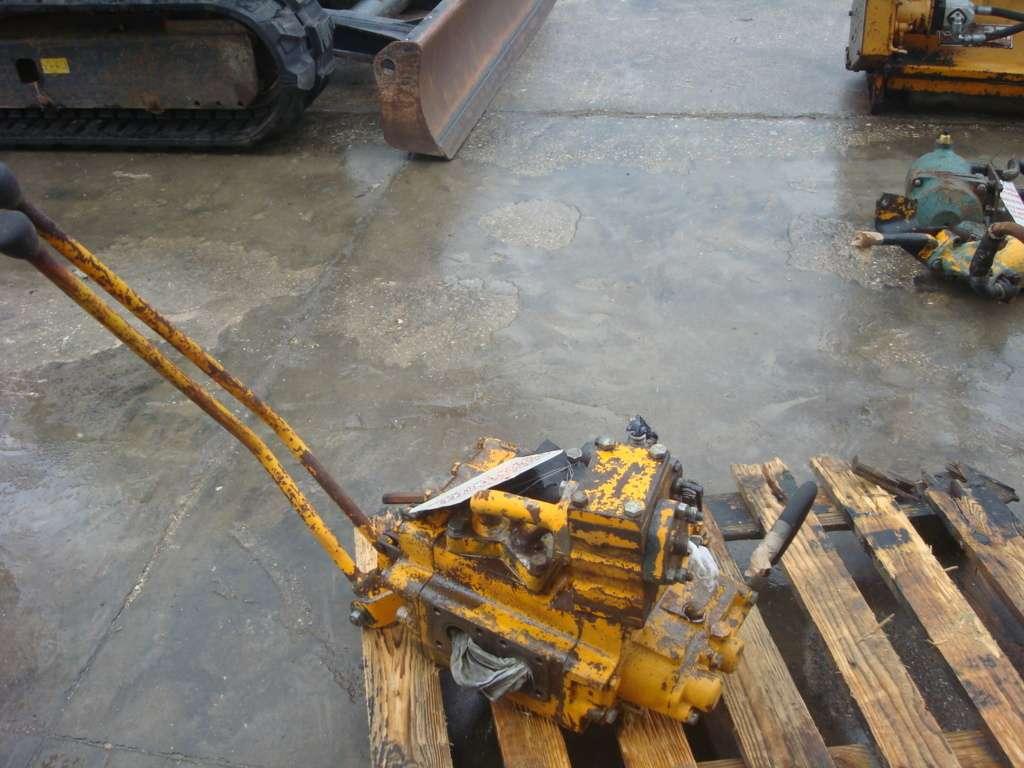 Distributore idraulico per DOZER FIAT ALLIS AD20 Foto 3