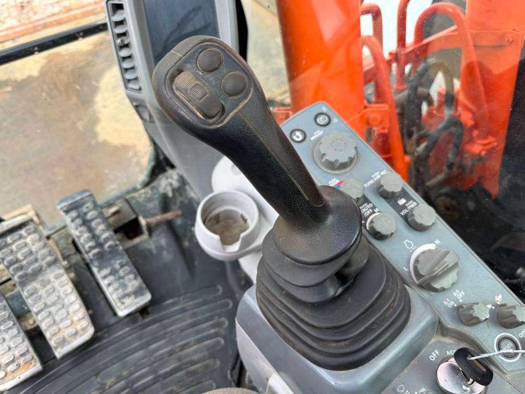 Hitachi ZX135US-6 - Quick Coupler / Automatic Greasing Foto 11