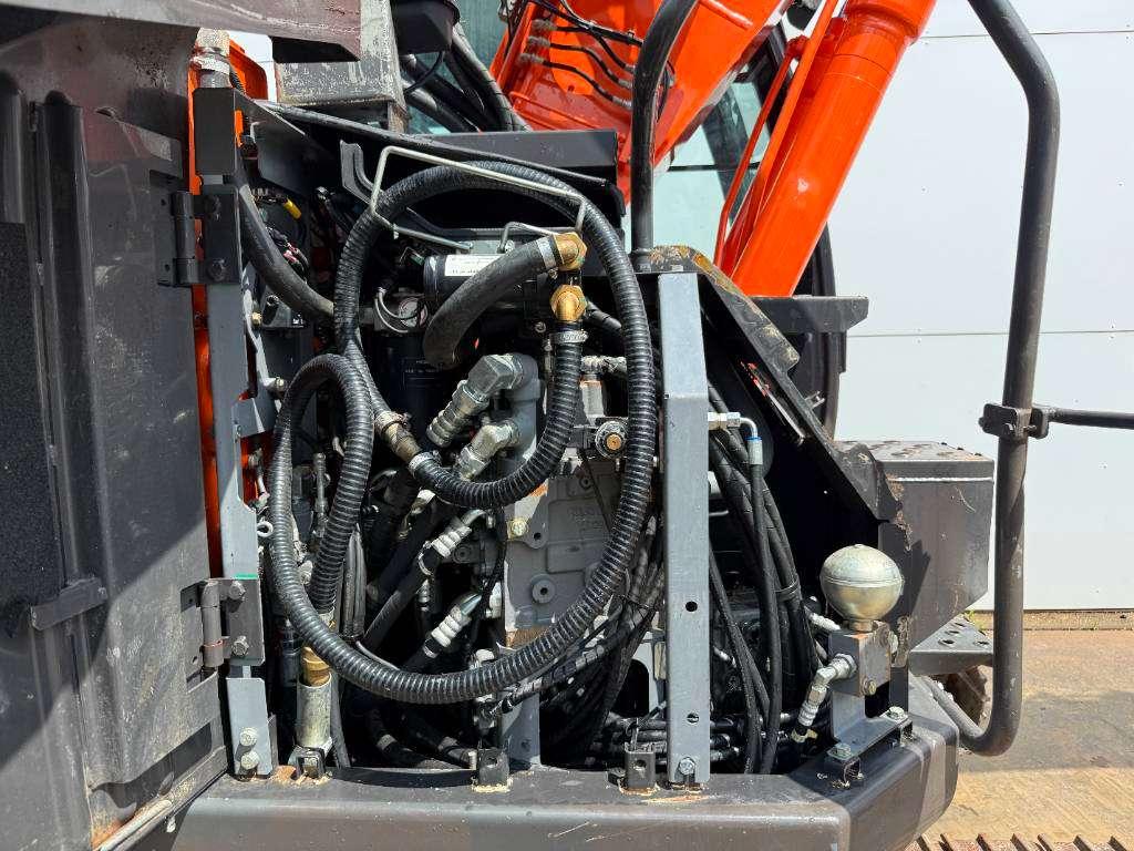 Hitachi ZX135US-6 - Quick Coupler / Automatic Greasing Foto 30