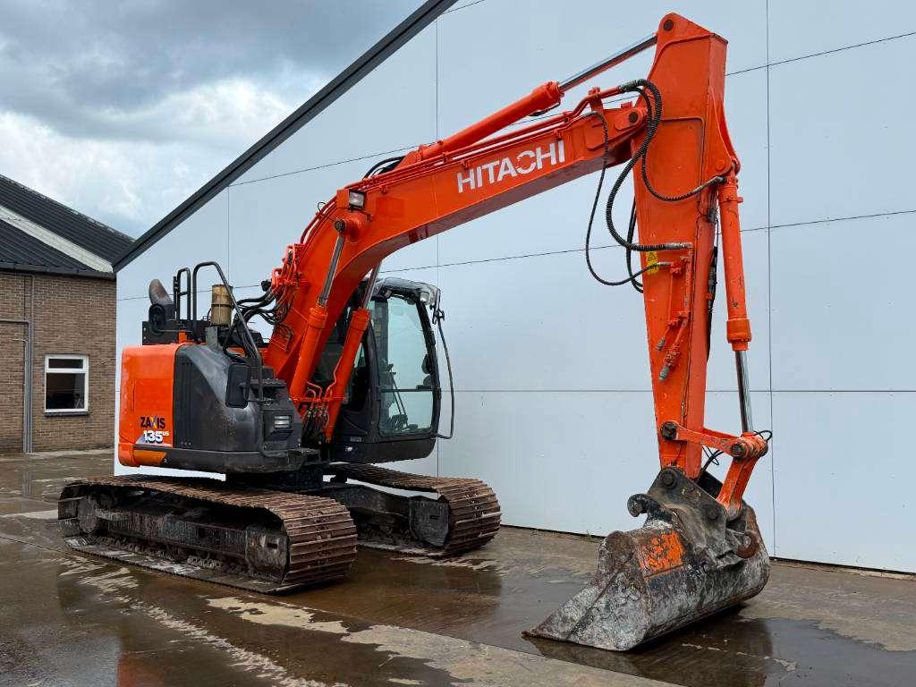 Hitachi ZX135US-6 - Quick Coupler / Automatic Greasing Foto 7
