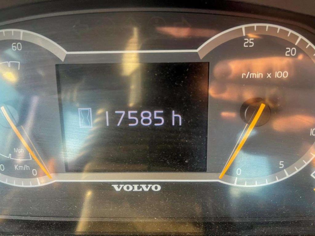 Volvo L120H Foto 24