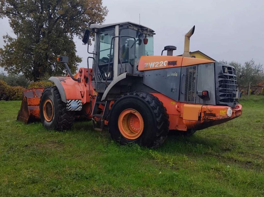 Hitachi ZX220 Foto 6