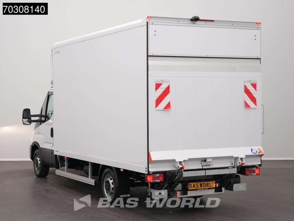 Iveco Daily 35S18 3.0L Automaat Laadklep 180PK Bakwagen ACC Airco Camera CarPlay D'Hollandia 3,5t Trekgew Foto 2