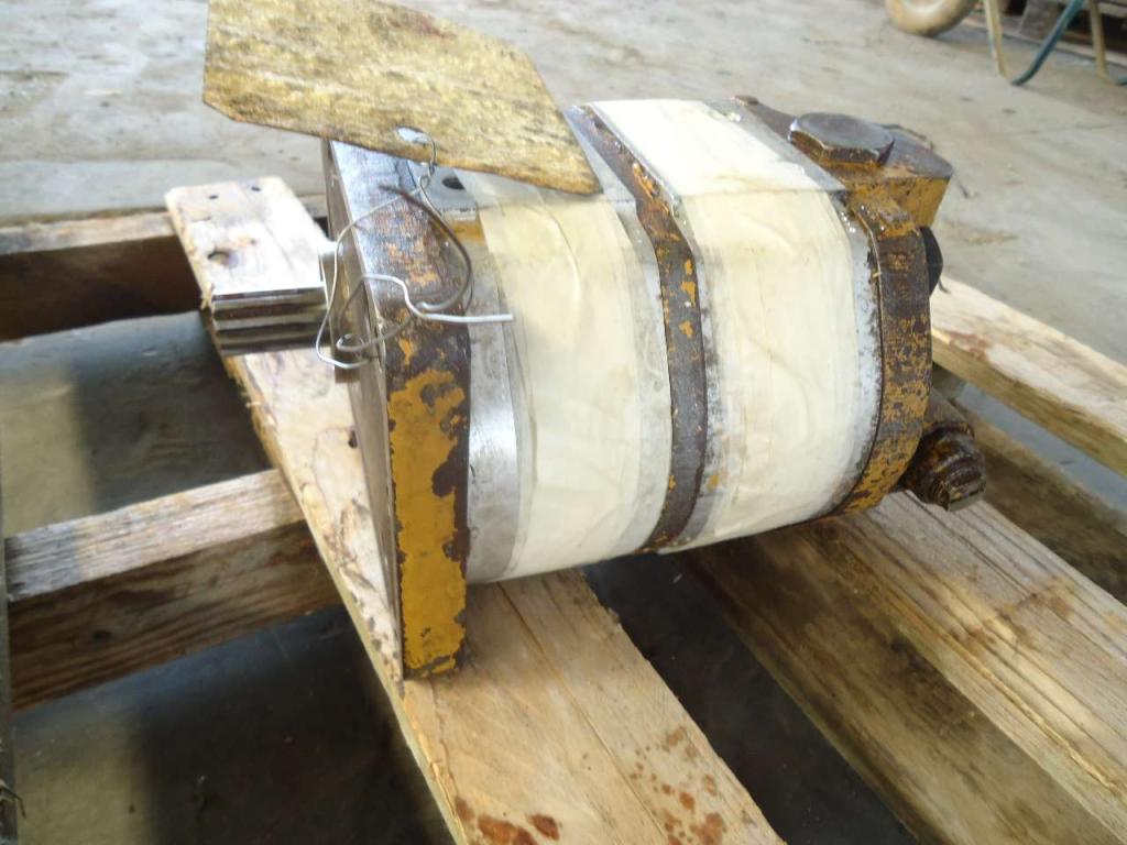 Pompa idraulica per Fiat Allis FL14C - FL14D CODICE 79036628-79063252 Foto 3