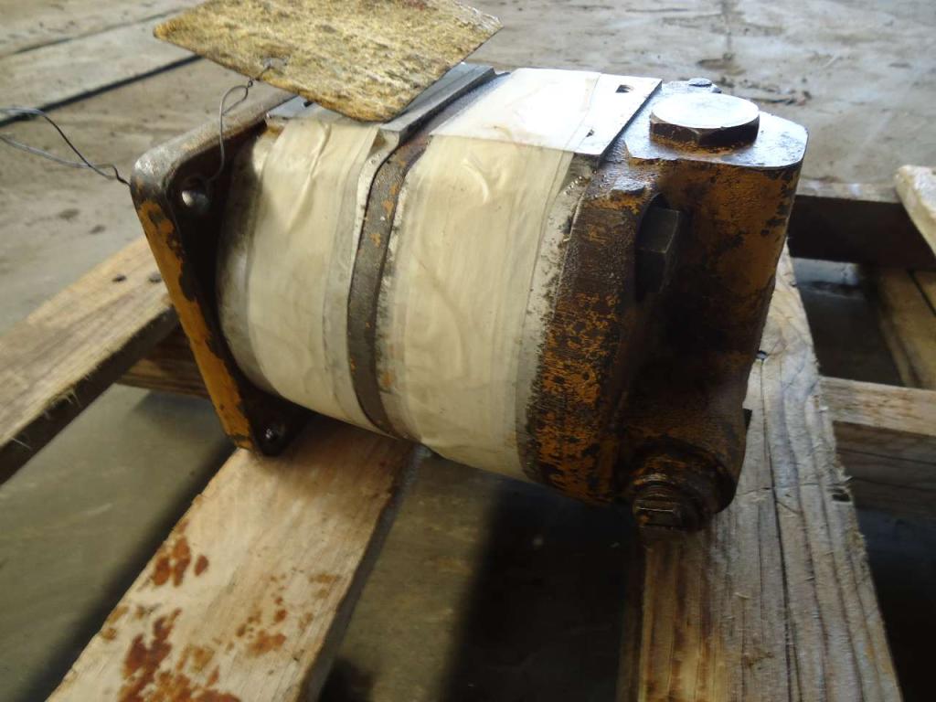 Pompa idraulica per Fiat Allis FL14C - FL14D CODICE 79036628-79063252 Foto 4
