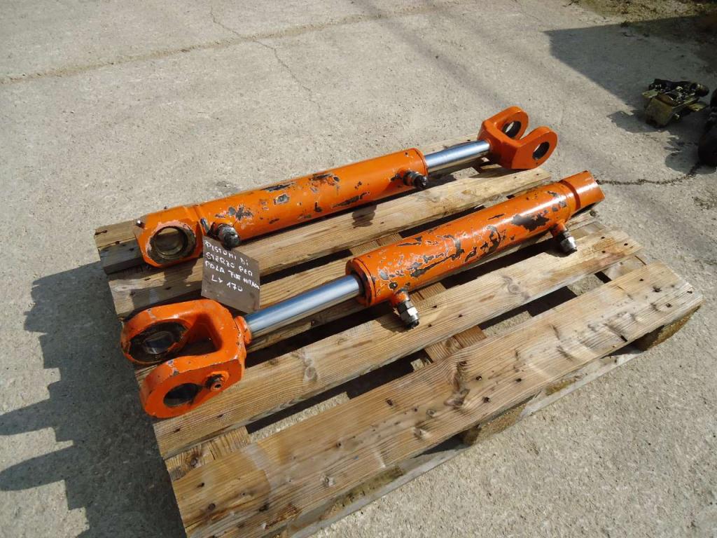 Pistone di sterzo per Hitachi LX170 Foto 3