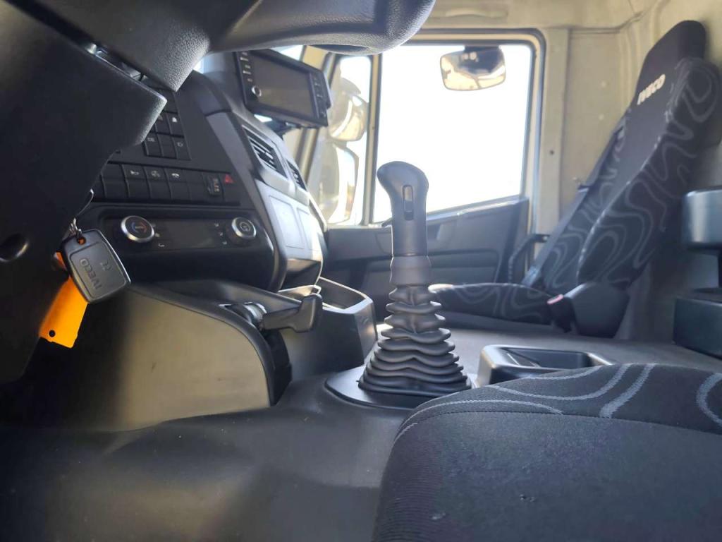 Iveco TRAKKER 260T45/P Foto 7