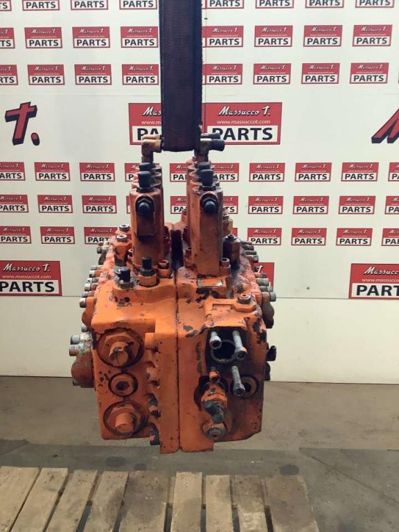 Distributore idraulico per Fiat Hitachi FH200E Foto 2