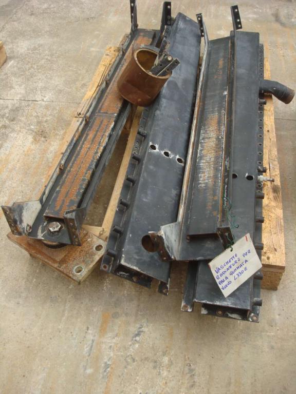 Vaschetta liquido radiatore per Volvo L330E Foto 1