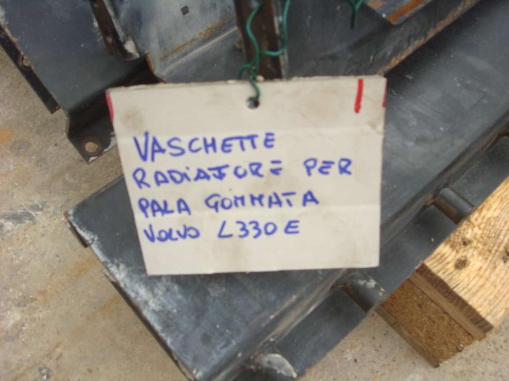 Vaschetta liquido radiatore per Volvo L330E Foto 2