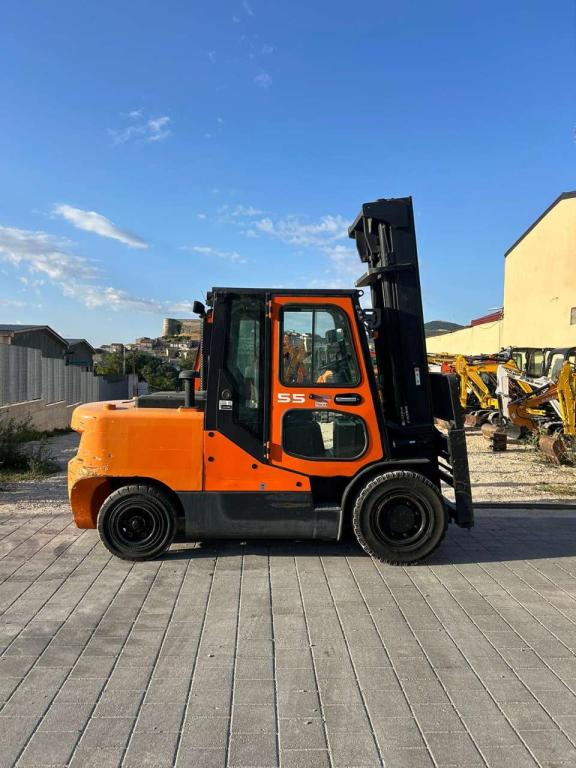 Doosan D 55C-7 Foto 1