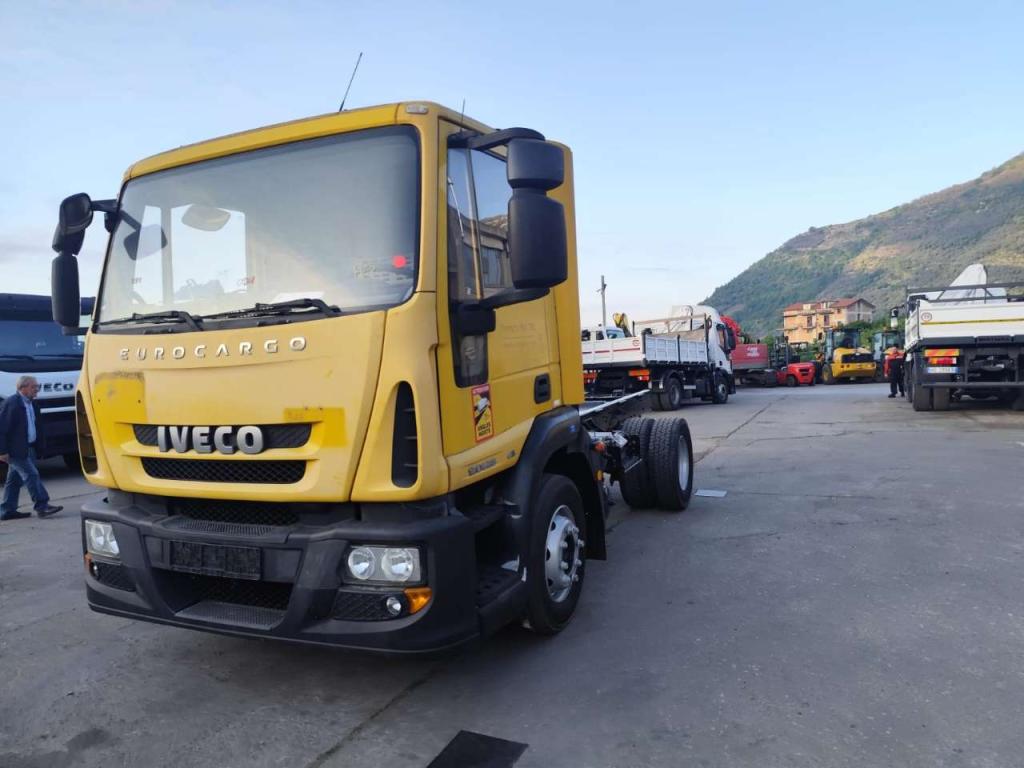 Iveco EUROCARGO 120E28P Foto 26