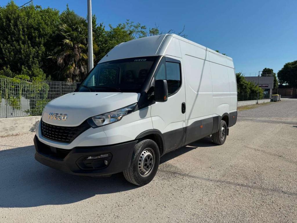 Iveco Daily 35S14 Foto 1