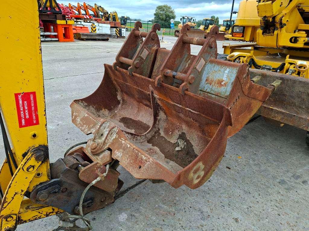 Komatsu PW 118 MR-8 (+ 3 buckets) Foto 21