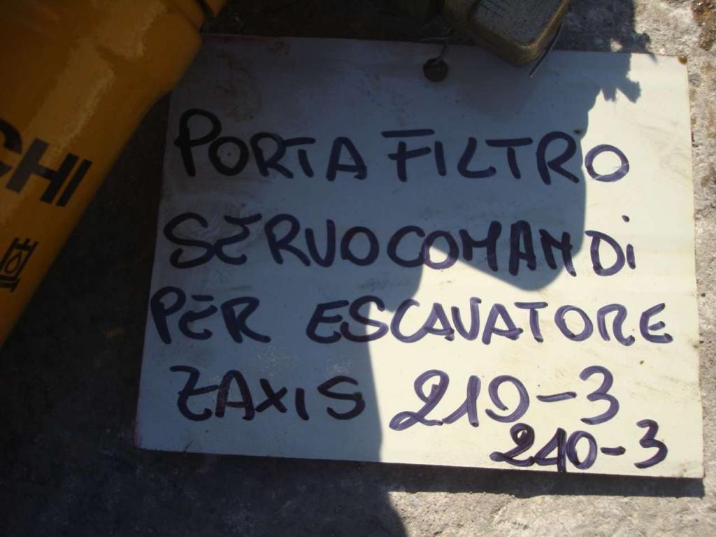 Supporto filtro servocomandi per ZAXIS 210-3 E 240-3 Foto 3