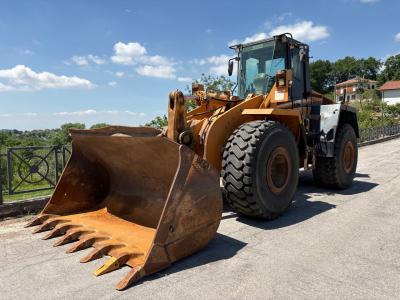 Case 821C in vendita da Cioria Tractor Srls