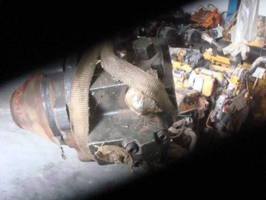 Motore di traslazione per Fiat Hitachi EX235 Foto 1