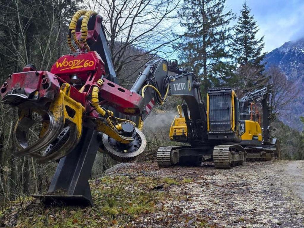 Volvo EC210B NLC Foto 2