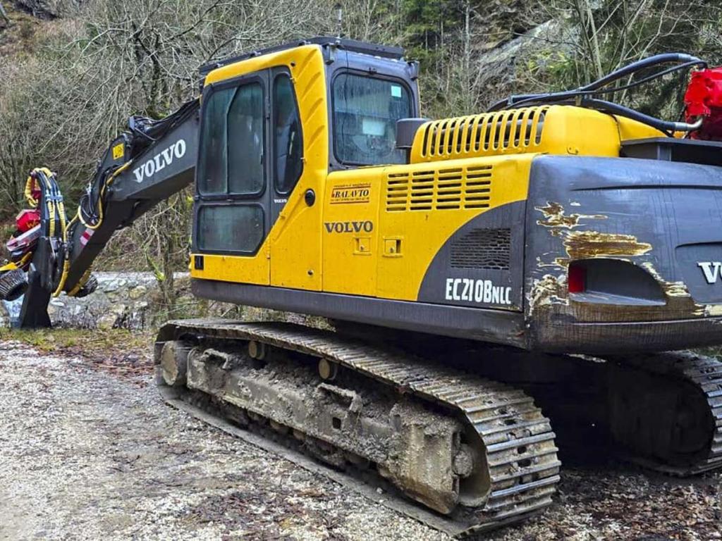 Volvo EC210B NLC Foto 3