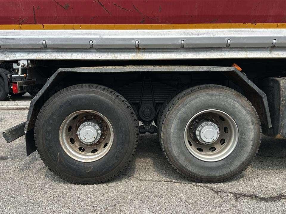Renault Kerax 450 DXI 8x4 Foto 14