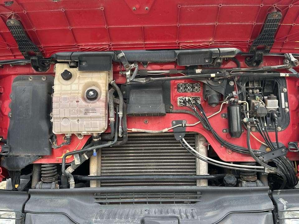 Renault Kerax 450 DXI 8x4 Foto 15