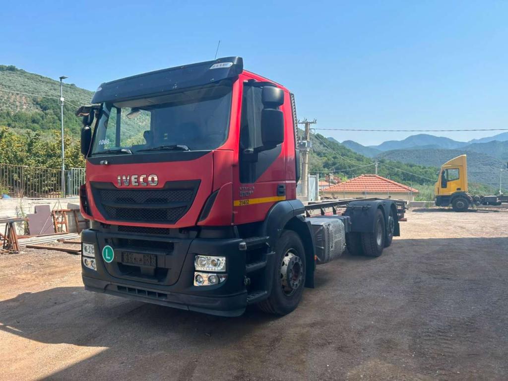 Iveco STRALIS HI-STREET 260S31 Foto 3