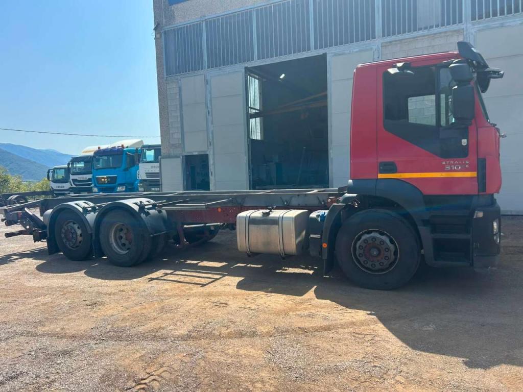 Iveco STRALIS HI-STREET 260S31 Foto 9