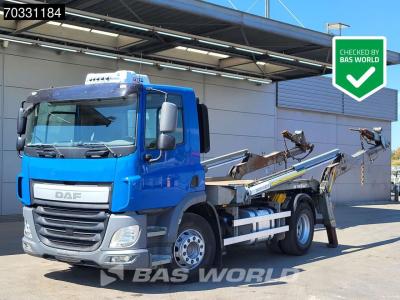 Daf CF 370 4X2 13tons Absetzkipper skiploader Automatic MX Engine brake Euro 6 in vendita da BAS World B.V.