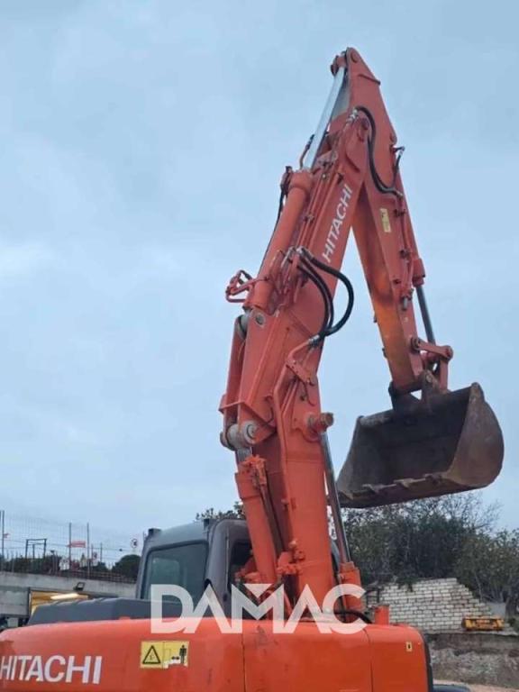 Hitachi ZX130 Foto 3